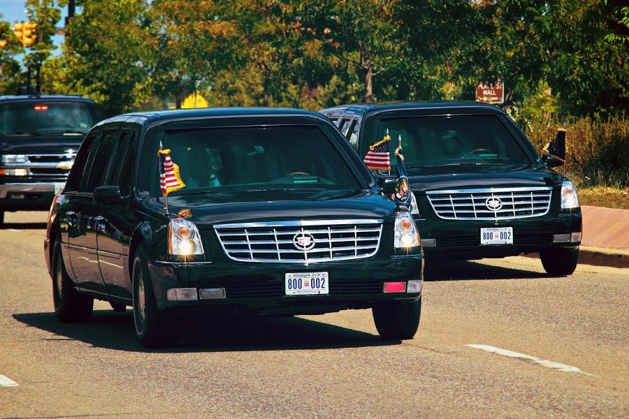  Cadillac DTS Presidential State Car 2005 года  (фото 1 из 12)
